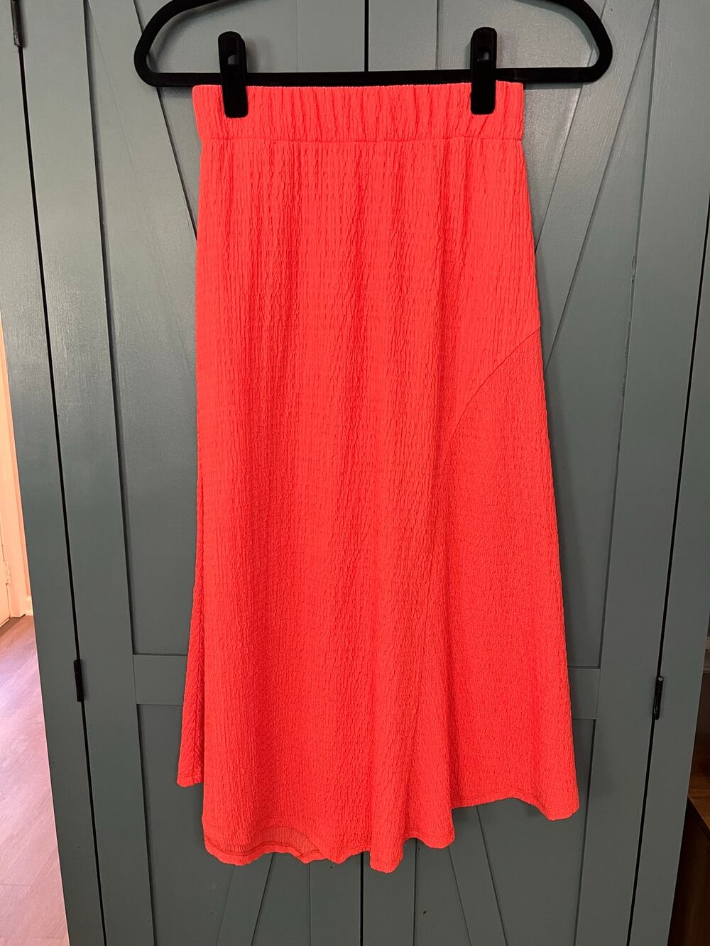 NWOT S Doe & Rae Coral Orange Crinkle Textured Asymmetric Hem Midi Skirt